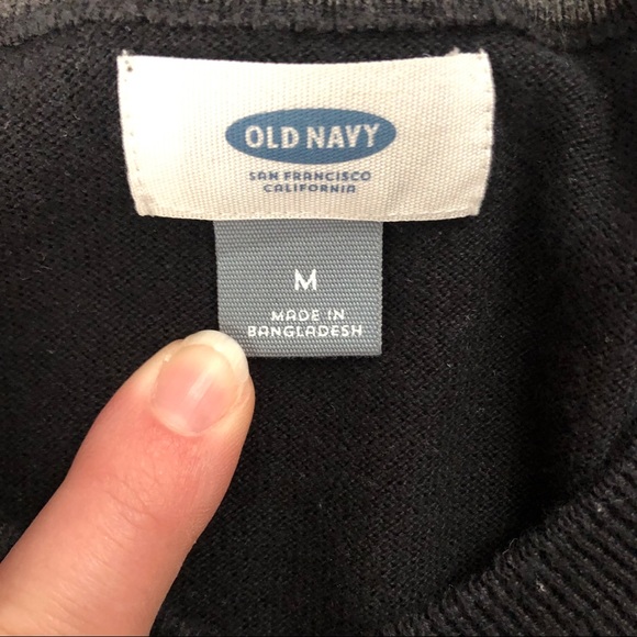 Old Navy Men’s Black V-Neck Sweater Size Medium - Picture 3 of 4
